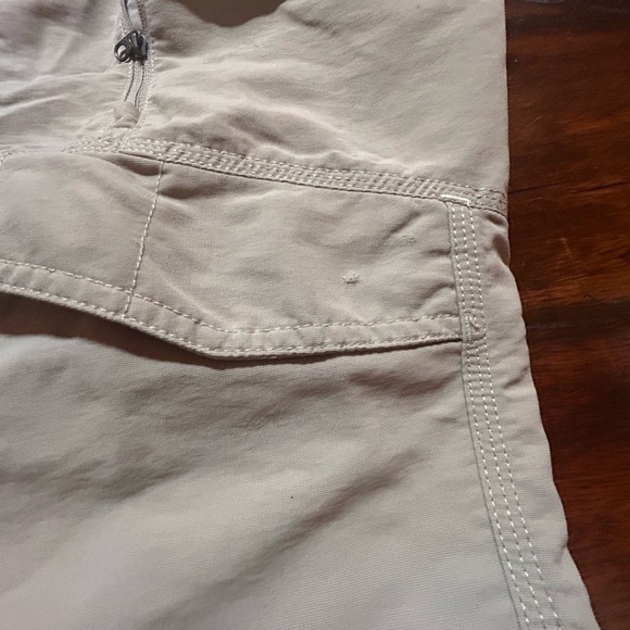 The North Face Conversion Pants (missing the bottom pieces) Size Med. - Picture 9 of 9